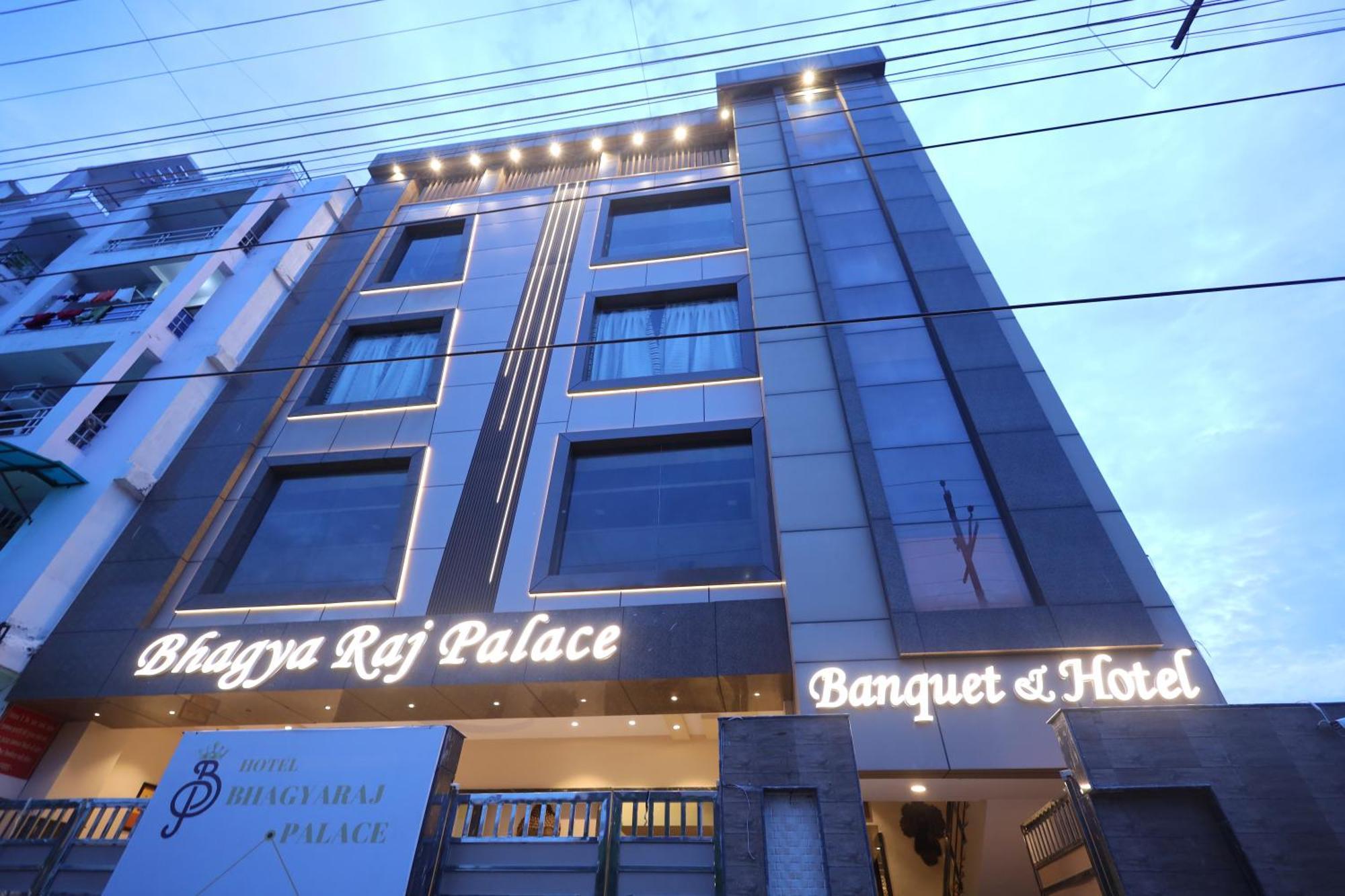 Hotel Bhagyaraj Palace A Luxury Hotel Keshavpuram Канпур Екстериор снимка