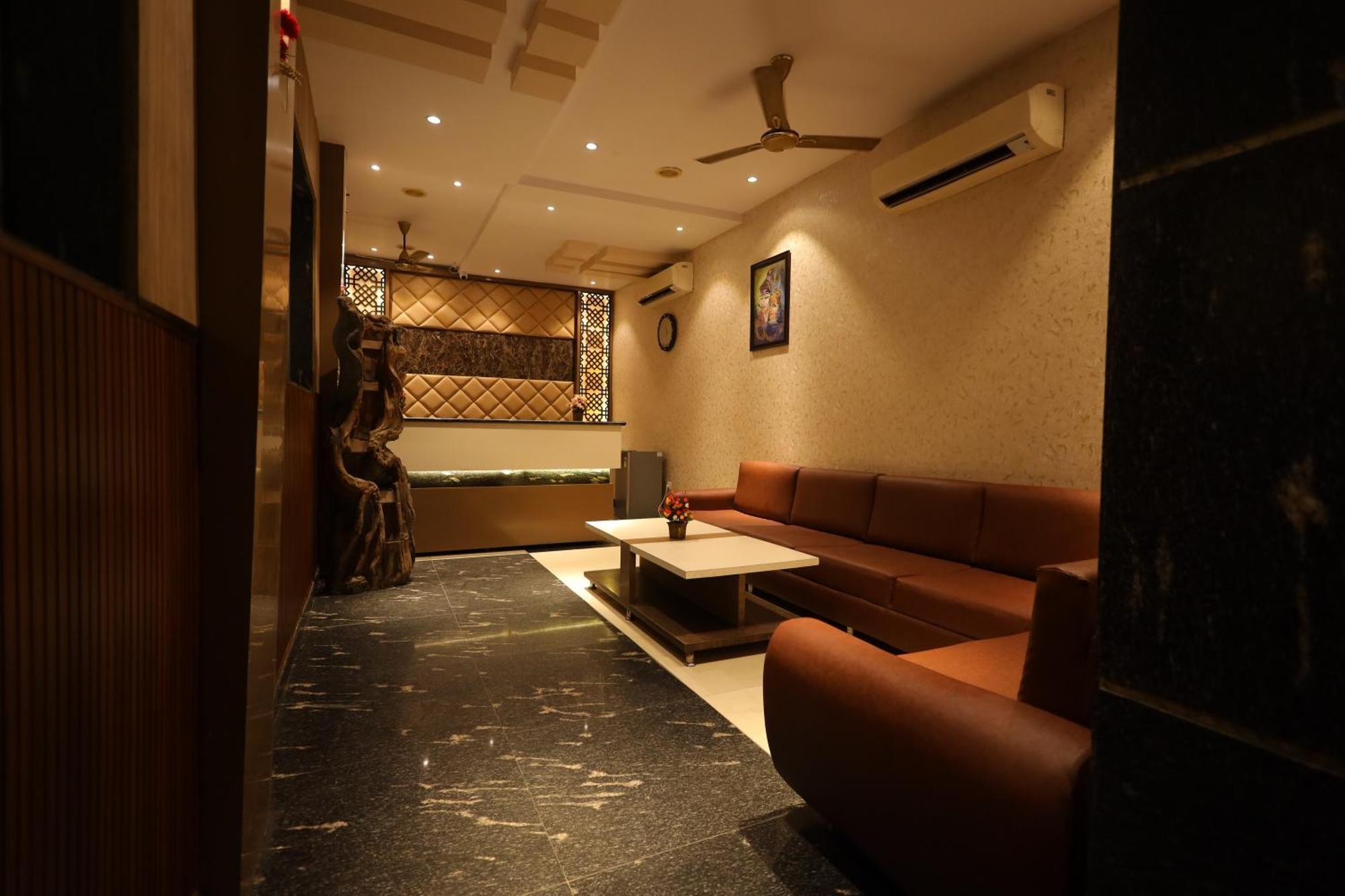 Hotel Bhagyaraj Palace A Luxury Hotel Keshavpuram Канпур Екстериор снимка