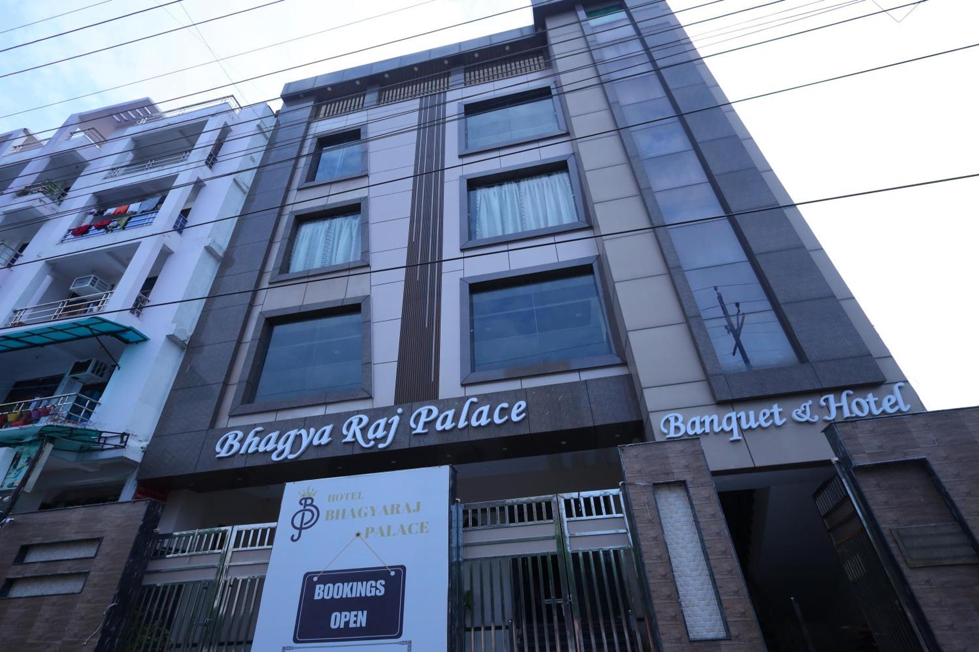 Hotel Bhagyaraj Palace A Luxury Hotel Keshavpuram Канпур Екстериор снимка