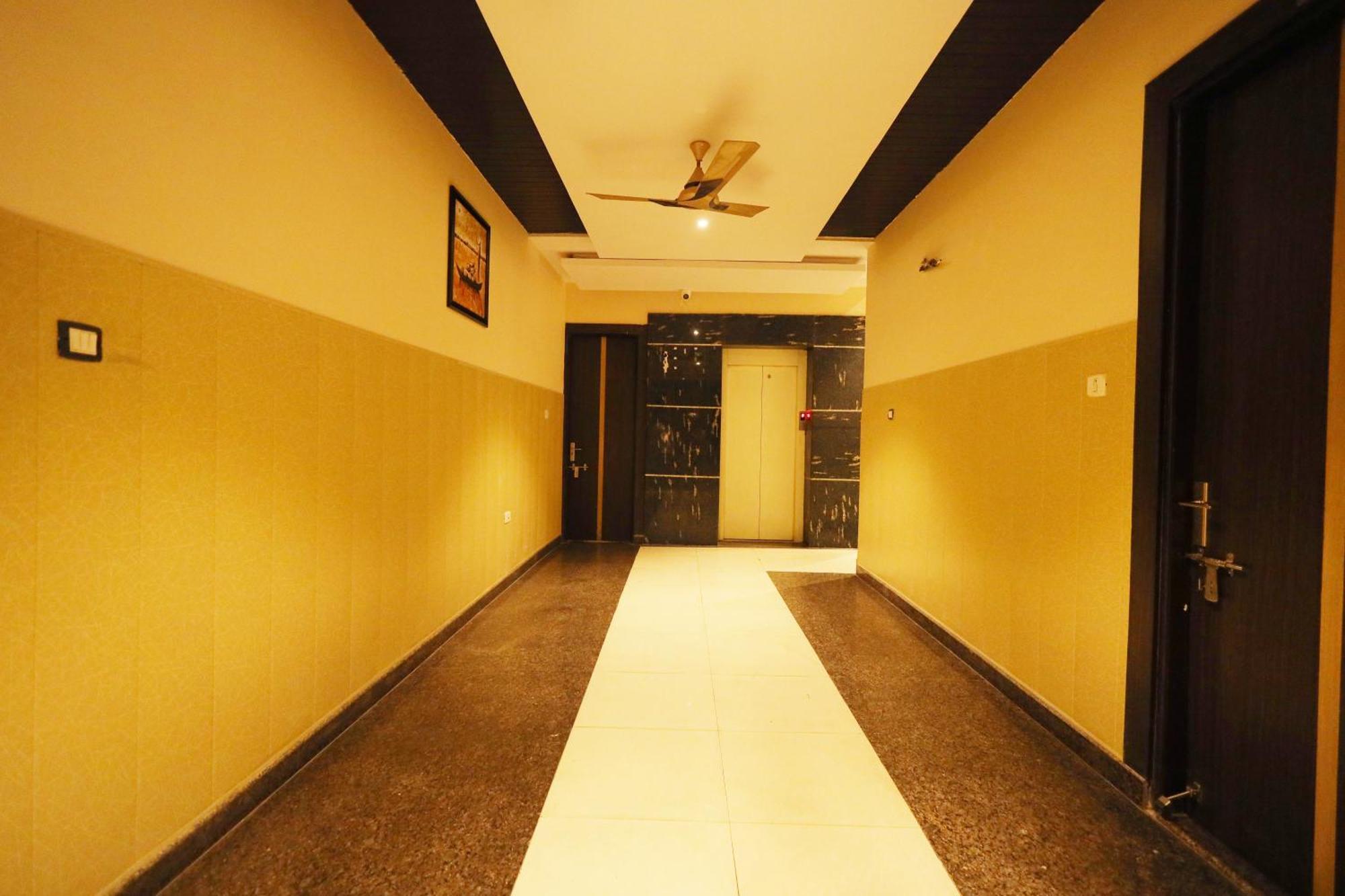 Hotel Bhagyaraj Palace A Luxury Hotel Keshavpuram Канпур Екстериор снимка
