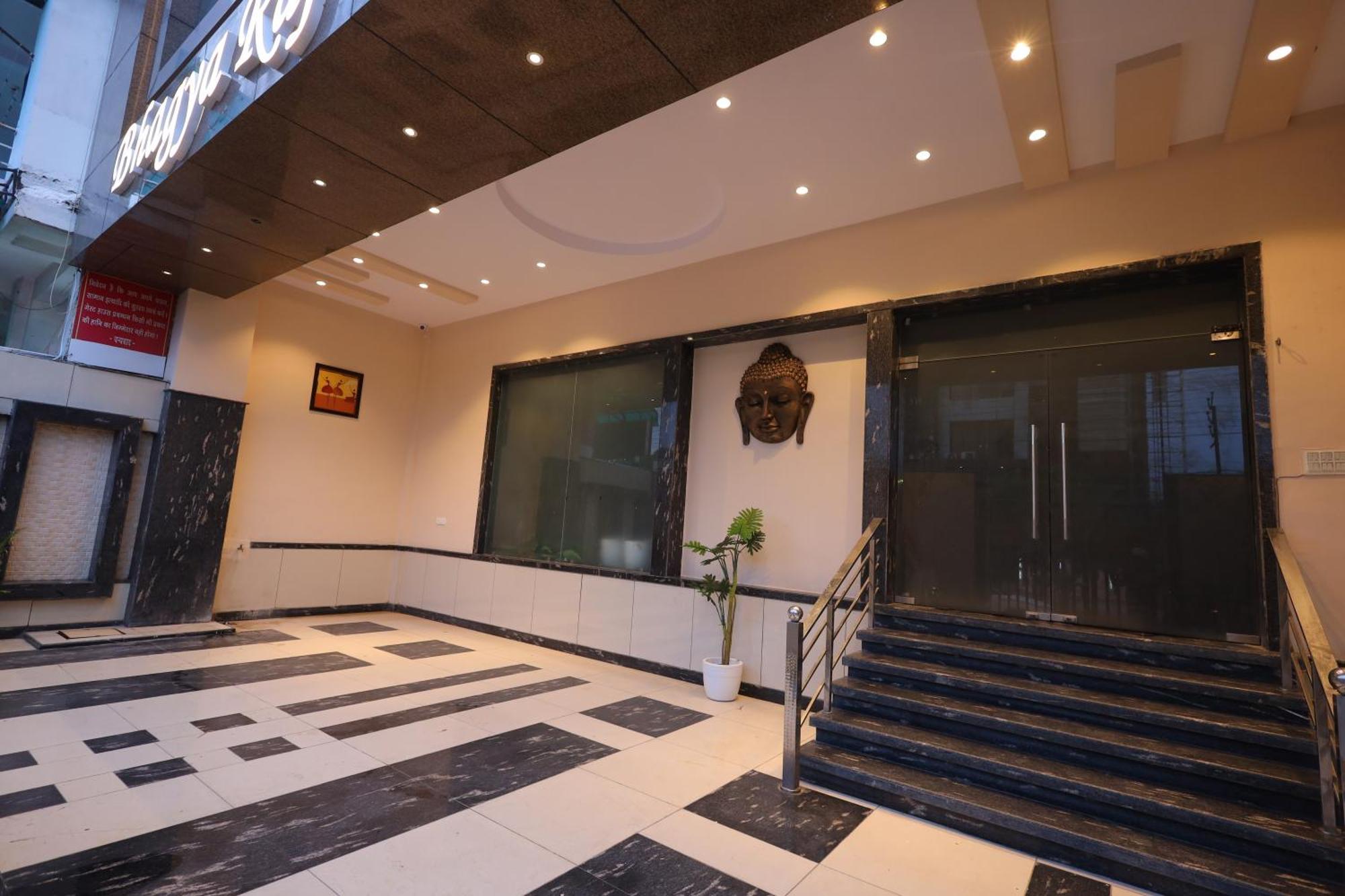 Hotel Bhagyaraj Palace A Luxury Hotel Keshavpuram Канпур Екстериор снимка